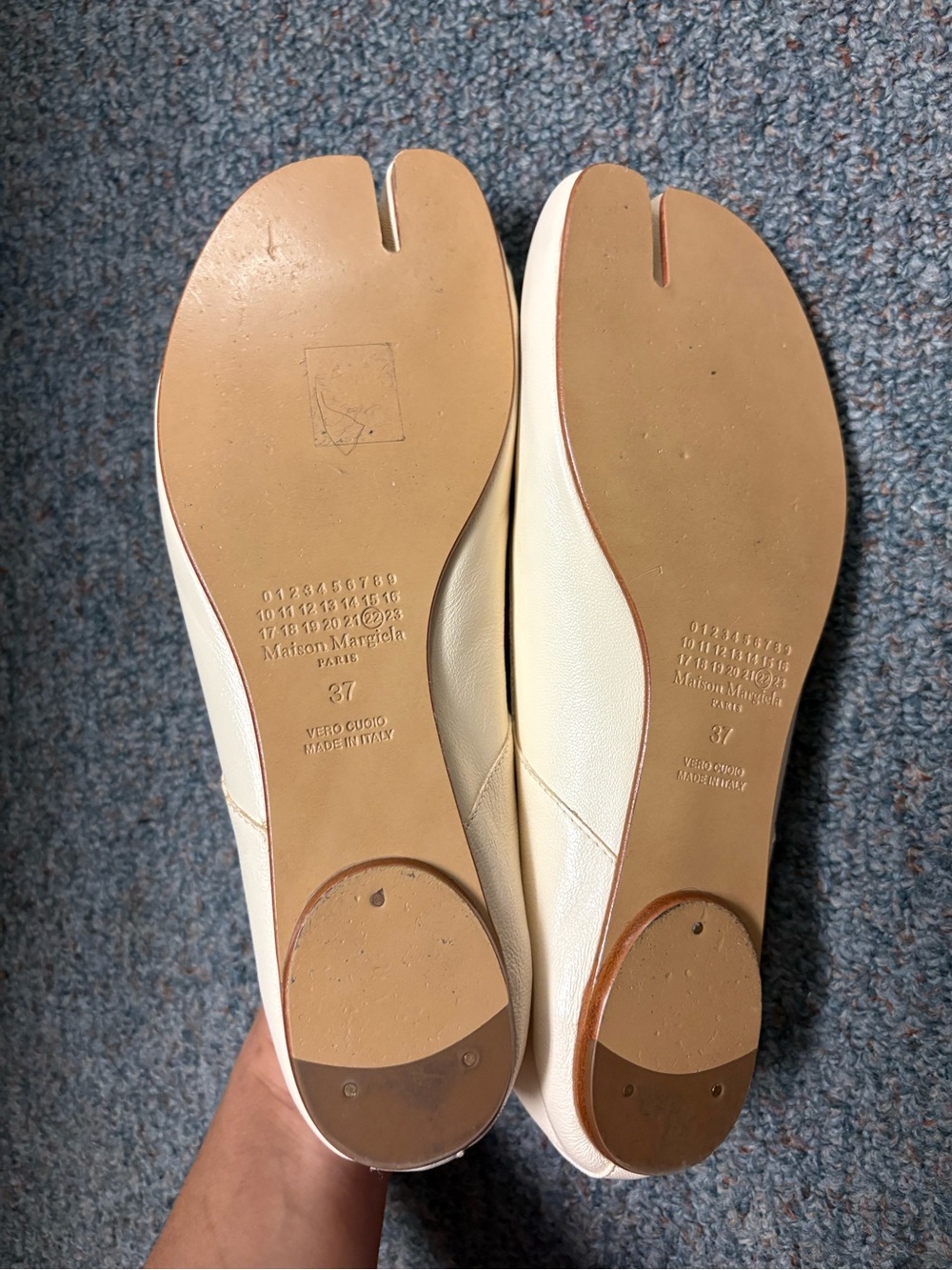 Maison Martin Margiela Cream Tabi Ballet Flats - Picture 2 of 7